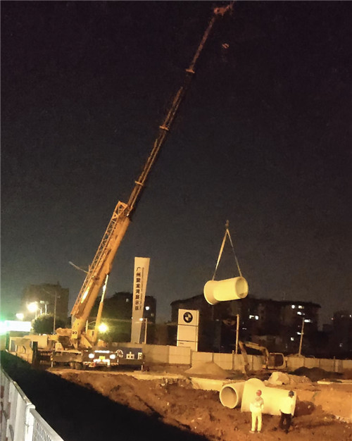 始兴县“弯臂矫正”—— 吊车的 “形变补偿” 技术